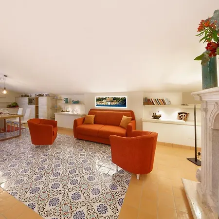 Maison Amalia 게스트하우스 4*