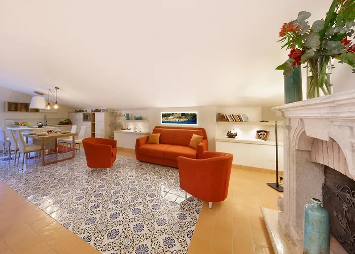 Maison Amalia Πανσιόν 4*